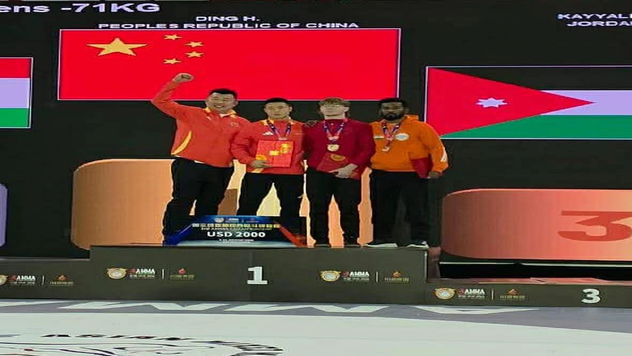 زكي الكيالي يتوج بالبرونزية في بطولة آسيا 2025 للفنون القتالية